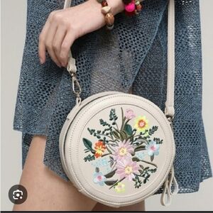 JUSTIN AND TAYLOR CROSS BODY EMBROidered Purse
